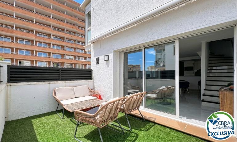 Casa con amarres 8×3 en Santa Margarita – Roses