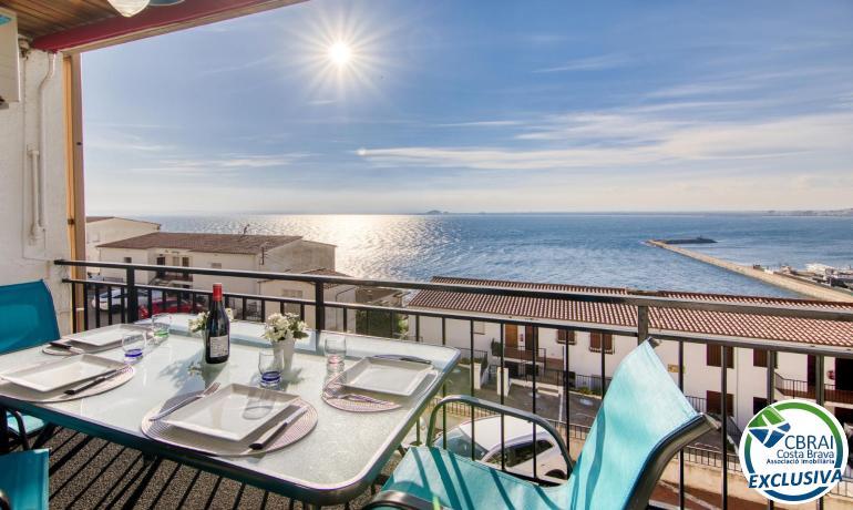 Apartament totalment reformat amb vistes al mar al 2n moll de Roses