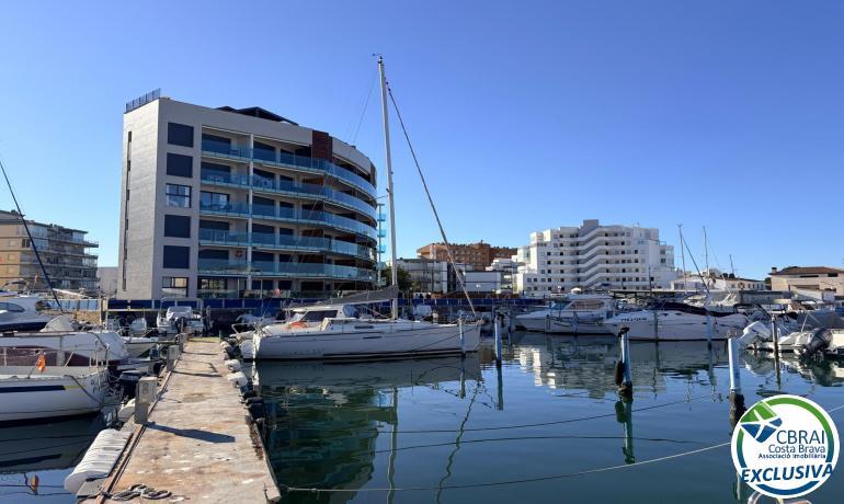 Amarre de 3 x 8 metros, para embarcación de de vela y de motor.