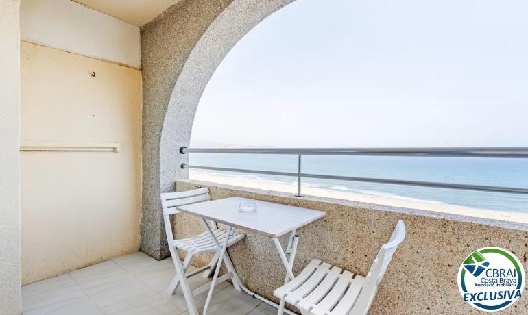Estudio con terraza y espectaculares vistas al mar Empuriabrava, Costa Brava