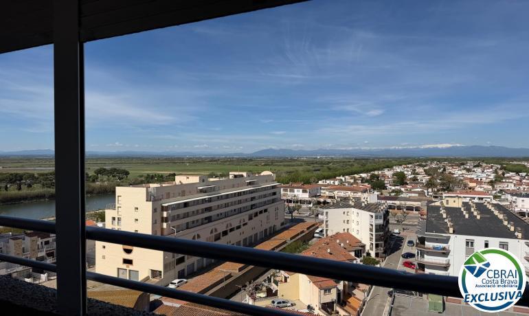 Studio confortable avec vue sur le canal à Empuriabrava.