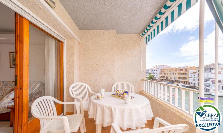 PORT MOXÓ Encantador apartamento de 2 dormitorios con vistas al canal, solárium y parking privado exterior