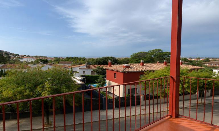 Bonito apartamento en el Mas Oliva con piscina comunitaria